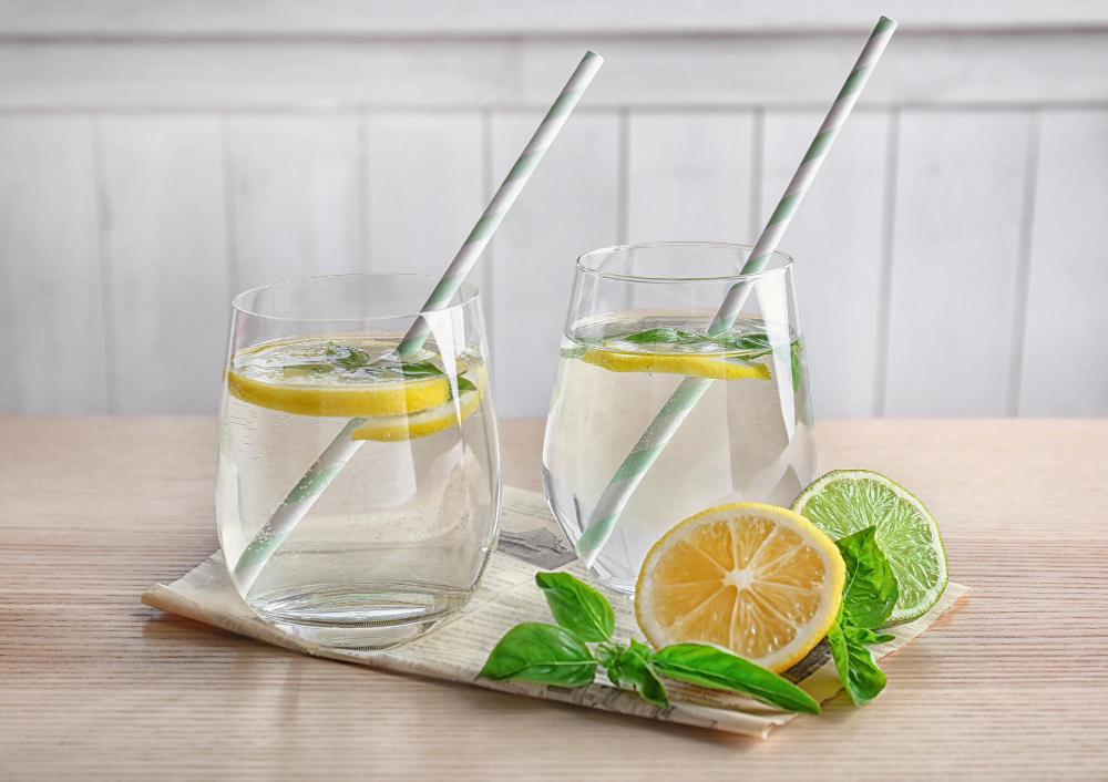 voda natopljena biljkama